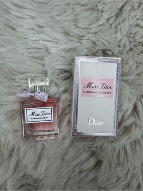 Dior Miss Dior Blooming Bouquet - Pink and Silver Box